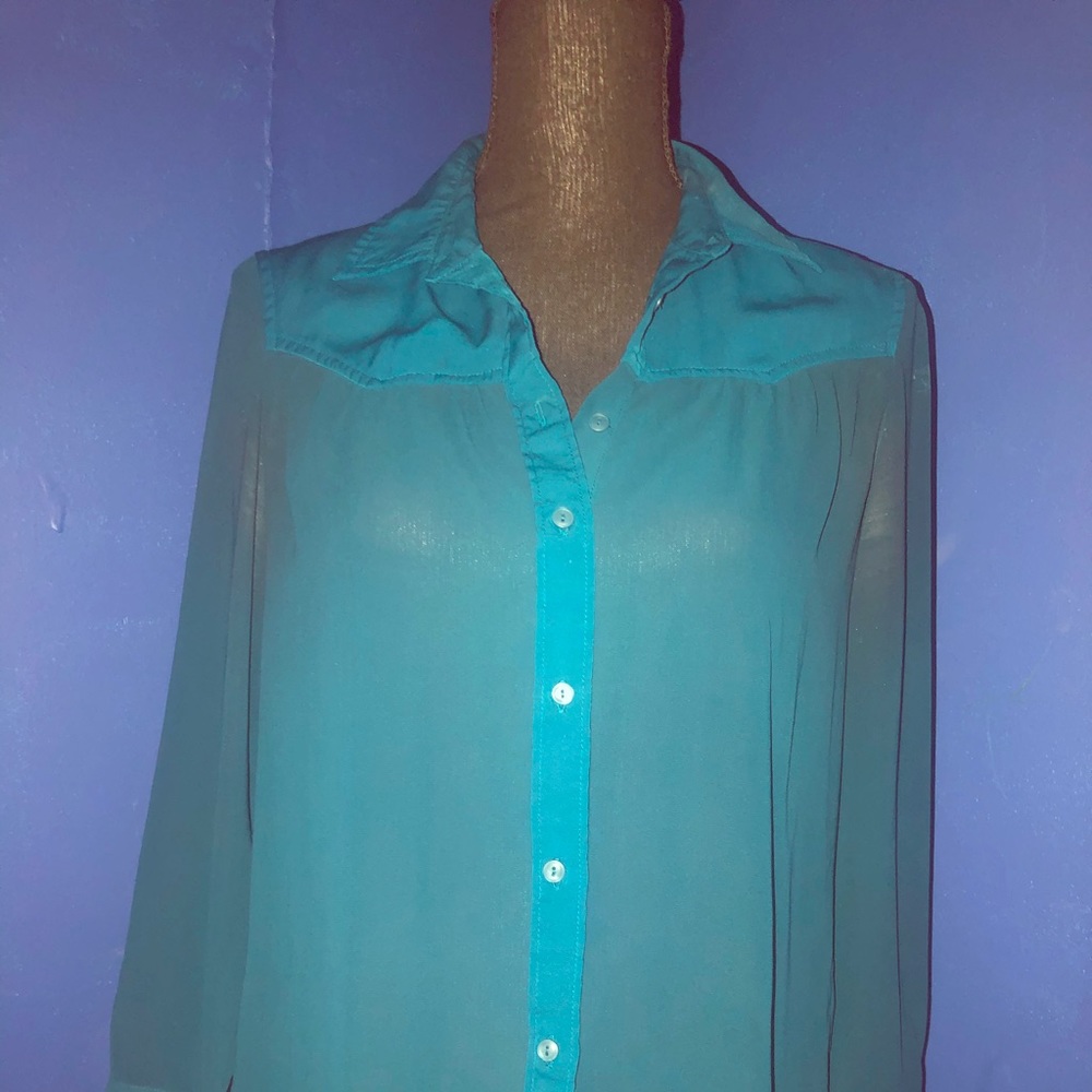 American Eagle 🦅 Sheer Dress Shirt